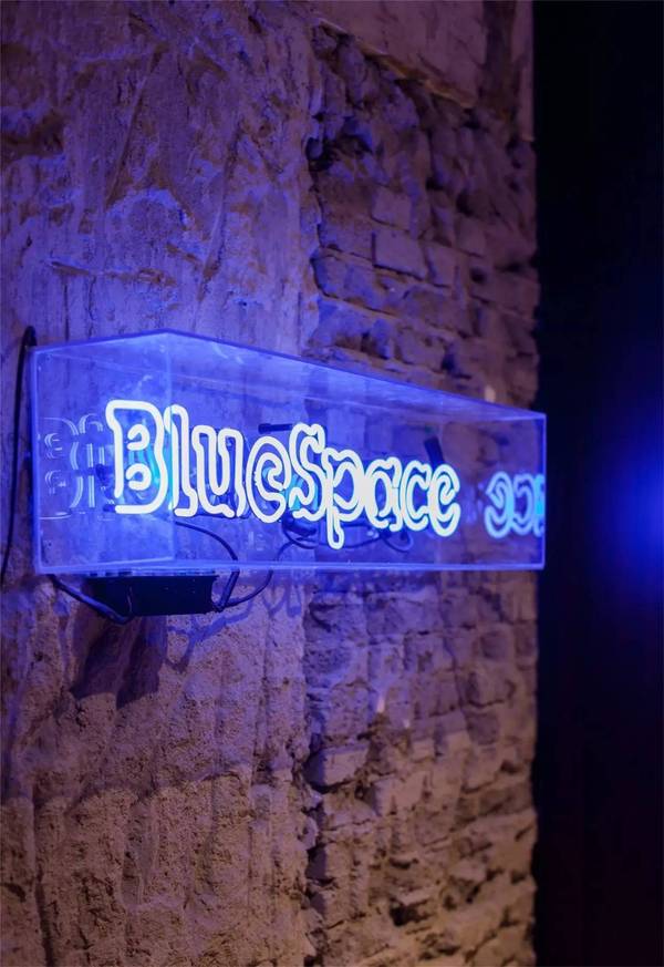 剝掉飾面，演繹時尚的清貧 | Blue Space 辦公室